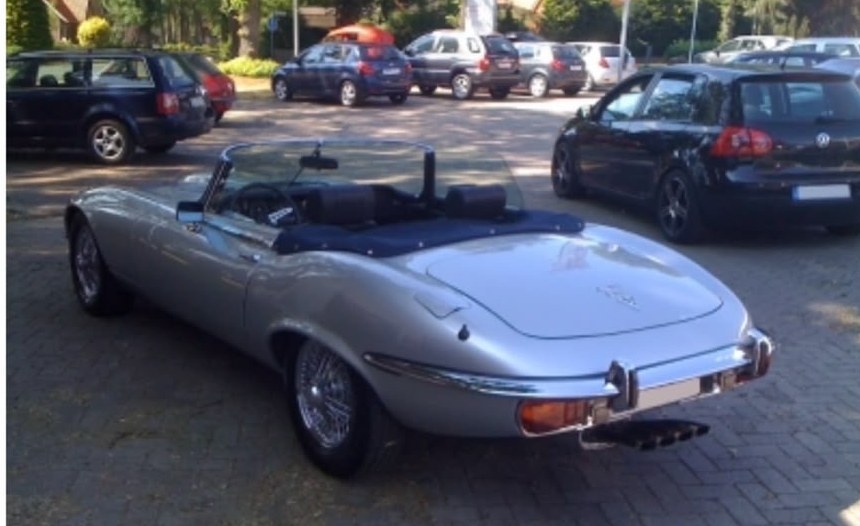 Silberner Klassik-Roadster nach der Aufbereitung